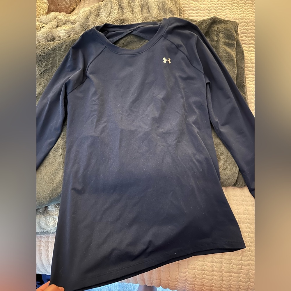 Women’s under armor athletic long sleeve keyhole shirt